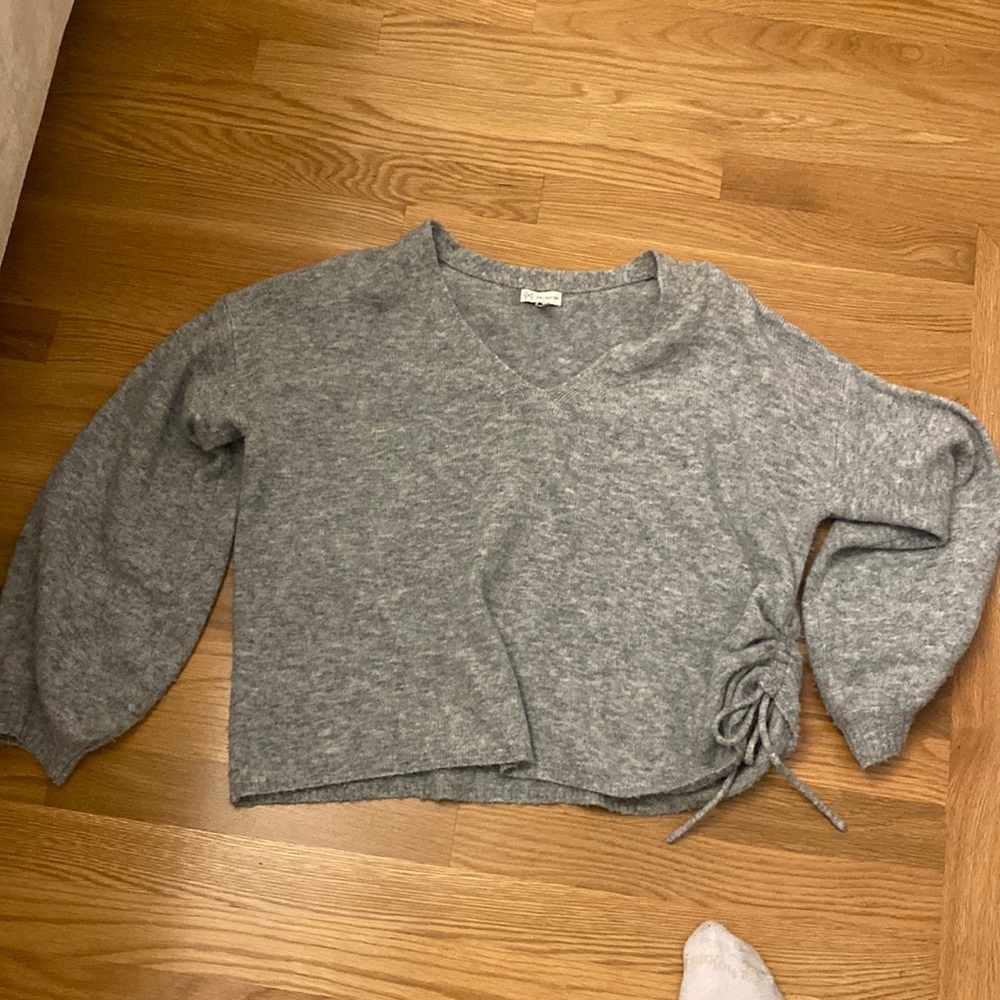 Wool sweater cinch side
